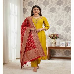 Ropa Étnica Atractiva de Alta Demanda, Kurti de Seda Romana Premium con Trabajo a Mano, Pantalón y Dupatta, Fabricante de Moda Femenina - Product Image 1