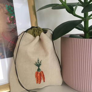 Bolsa de lino bordada a mano con bordado Mochila de lino de diferentes colores 100% Lino lavado suave OEM Hecho en Vietnam - Product Image 5