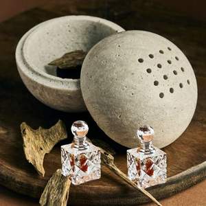 Découvrez le luxe avec l'huile essentielle de bois de oud de haute qualité: options naturelles pures et en vrac Huy Phat - Product Image 6