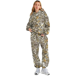 Vêtements de sport tendance avec des impressions colorées personnalisées, ensembles de survêtements imprimés pour femmes, tissu doux et coupe décontractée pour les actives. - Product Image 1