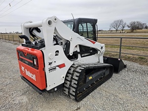 Cargadora Compacta Bobcat T770 con Motor Yanmar, Carga Nominal de 1611 kg, Peso de 4000 kg, Cargadora de Orugas, Caja de Cambios de Alta Eficiencia - Product Image 4
