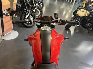 Motocicleta Deportiva Roja Ducati Monster Plusx 2024 de Segunda Mano Lista para Conducir / Scooters - Product Image 4
