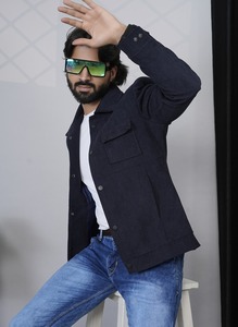 เสื้อโค้ทผู้ชายผ้าวิสโคสสีน้ำเงิน ดีไซน์หรูหรา ปกแบบคลาสสิก ขายดีที่สุด เหมาะสำหรับทุกฤดูกาล มีจำหน่ายในราคาโรงงาน - Product Image 2