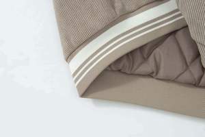 Ropa de calle Vintage para hombre, chaqueta con letras de béisbol Y2K, estilo informal recortado transpirable con colorblock Varsity, prendas de vestir exteriores con parches - Product Image 2