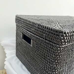 Panier de stockage en rotin fait main pour la décoration intérieure - Product Image 1