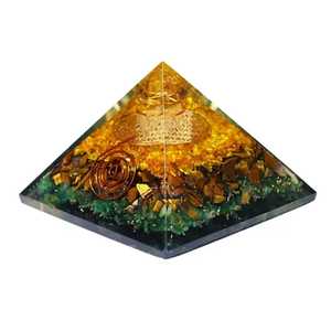 Pyramide d'orgone de meilleure qualité avec cristaux de triple guérison Citrine Oeil de tigre Jade vert Cristaux naturels Pyramide d'orgonite en vrac - Product Image 4