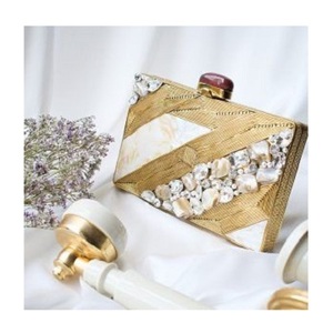 Bolsos de mano Elates de resina de moda de alta calidad a precio muy bajo para niñas Precio de moda de monedero de resina de la India - Product Image 4