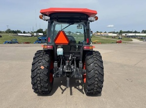 Tractor Kubota MX4900HSTC 4x4 con Transmisión por Engranajes, Cargador Frontal, Tractor Utilitario Agrícola de 50 HP - Product Image 5