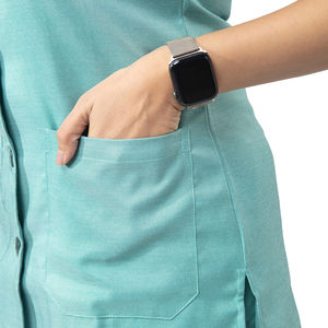 Gommage médical personnalisable pour femmes à manches courtes poche de col contrastée en tricot durable idéal pour l'uniforme médical quotidien de l'hôpital - Product Image 3