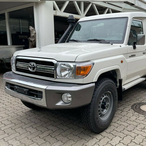 Pick-up 4x2 2024 avec conduite à gauche, boîte automatique, intérieur cuir foncé, 4 places, régulateur de vitesse adaptatif (ACC), toit ouvrant - Product Image 2