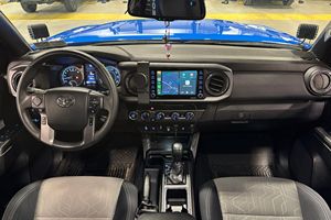 Toyota Tacoma TRD Off-Road Doble Cabina 4x4 2020 Usada, 1 Dueño, Motor V6, Diferencial Trasero con Bloqueo, Color Azul Voodoo - Product Image 4