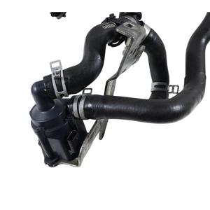 POMPE À EAU AUXILLAIRE VOLVO XC60 Série 31686005 D4204T14 Diesel 2000 (17>) - Product Image 3