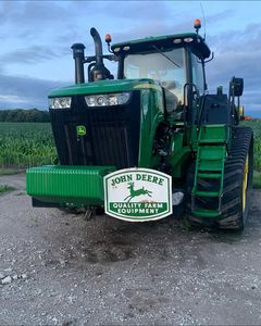 รถแทรคเตอร์ John Deere สำหรับการทำฟาร์มที่น่าเชื่อถือสำหรับทุกงานเกษตรตอนนี้ - Product Image 3