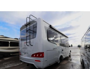 Nouveau camping-car en aluminium classe B Triple E Unity 24CB 2026 avec intérieur Dove/extérieur granit, 4-6 passagers, émission Euro 6 - Product Image 3