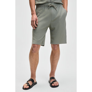 GRIMELANGE MALYES Short et bermuda pour homme à taille élastiquée avec cordon de serrage, double poche arrière, coupe décontractée - Product Image 4