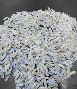 Piedra lunar de arcoíris llamativa azul de alta calidad, forma de lágrima suelta Natural, Briolette Checker Cut Gemstone 6x20mm, lote al por mayor - Product Image 1