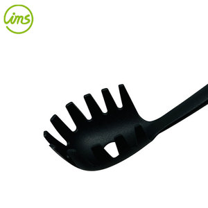 Cuillère à pâtes en nylon antiadhésif fabriqué au Vietnam - Product Image 3