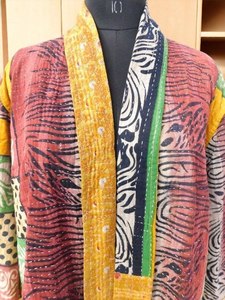 Venta al por mayor indio hecho a mano Kantha chaqueta mujer invierno desgaste étnico abrigo Reversible - Product Image 3