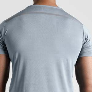 T-shirt de course Overland 100% polyester Dry-Fit gris clair 160 g/m² en tissu tricoté avec motif sérigraphié - Product Image 6