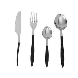 Ensemble de 6 couverts plaqué or de style américain avec poignées vintage martelées noires de haute qualité, parfait pour les repas gastronomiques - Product Image 4