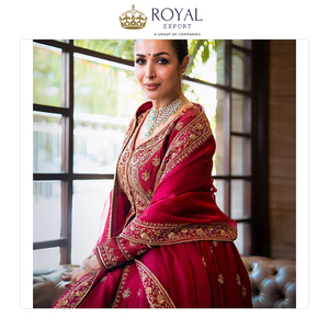 Magnifique tenue de soirée indienne de créateur en soie chinon avec dupatta en georgette et broderies, costume Anarkali à vendre - Product Image 4