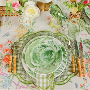 BEST SELLER Assiettes de présentation en rotin festonné vert style bohème, vaisselle de restaurant en porcelaine, personnalisable, fabriqué au Vietnam - Product Image 6