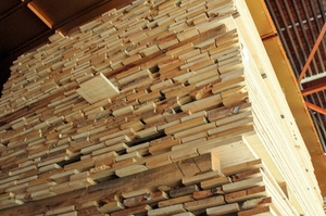 Paleta de madera de eucalipto para biocombustible Paleta de abedul Madera para soluciones de almacenamiento - Product Image 2