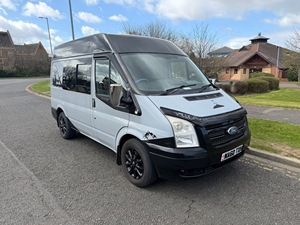 Autocaravana de Lujo Moderna para 4 Personas, Nuevas Tendencias de Belleza, Remolques Todoterreno para Viajes Familiares en Europa y América del Norte - Product Image 4