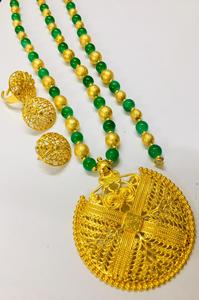 Conjunto de collar y collar de joyería de moda de tela india, set de joyería de 24K con plumas de pavo real y perlas chapadas en oro y plata - Product Image 5