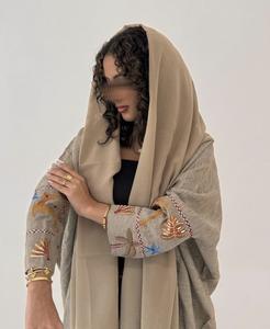 Abaya Tradicional Musulmana de Seda Hecha a Mano, Color Personalizado, Antiarrugas, Manga Larga, con Acentos Bordados, para Ocasiones de Oración - Product Image 2