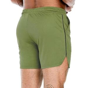 Prix de gros Shorts de sport et de gym pour hommes pour une utilisation en extérieur Logo personnalisé Shorts légers à taille mi-haute à motif uni en vente - Product Image 5