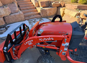 Accesorio de Cargador Frontal para Tractor Compacto 4WD L3302HST con Caja de Cambios, Equipo Agrícola - Product Image 3