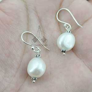 ต่างหูมุกบาโรกแบบห้อย, เงินแท้ 925 ประดับมุกน้ำจืดเคชิธรรมชาติ - Product Image 3