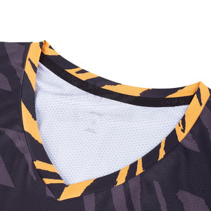 Camiseta de baloncesto de alta calidad, diseño gratuito, malla de estilo callejero personalizada, camiseta de baloncesto de talla grande para hombre de secado rápido - Product Image 5