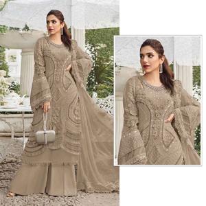 Kurta/Kurti Tradicional de Diseñador de Alta Calidad para Mujer con Mangas Regulares de Secado Rápido para Bodas y Fiestas - Product Image 1