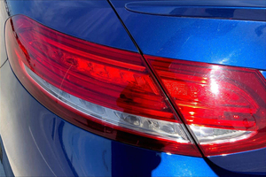 Mercedes-Benz C 300 RWD 2 portes, modèle 2018, occasion, faible kilométrage - Product Image 3