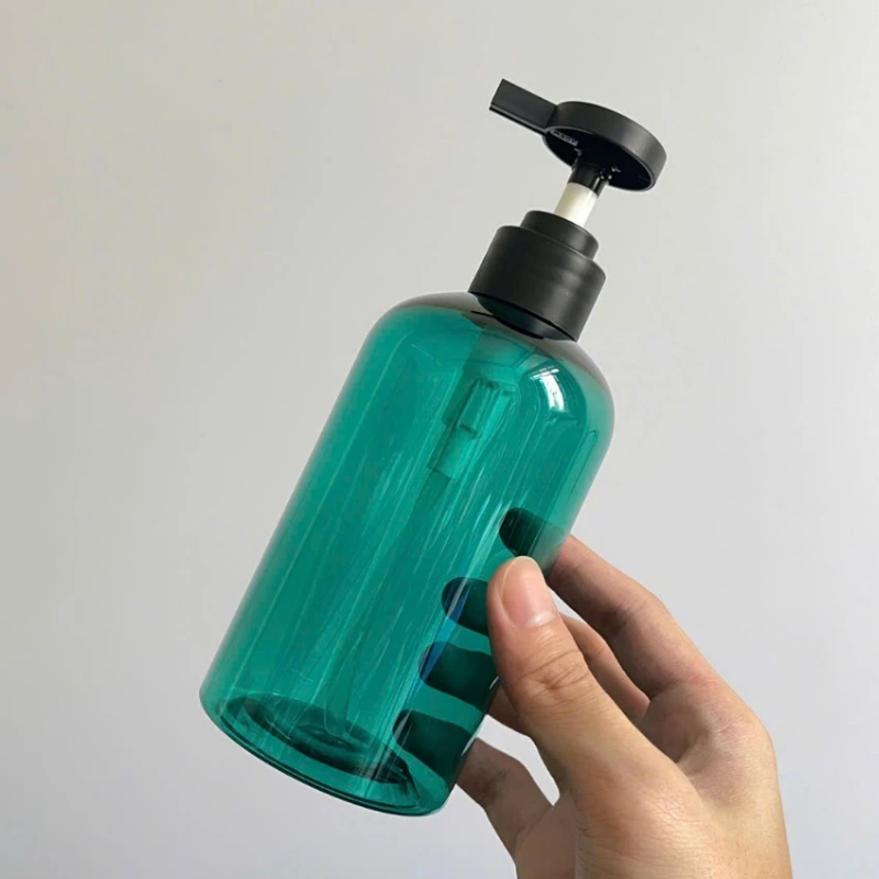 สีเขียวเข้ม