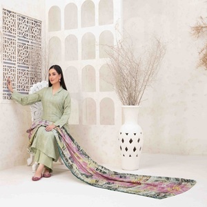 Costumes Panjabi pour femmes-Lehenga Choli pour femmes Costumes 3 pièces de pelouse par Tawakkal Vol DIRRAN Couture personnalisée disponible - Product Image 6