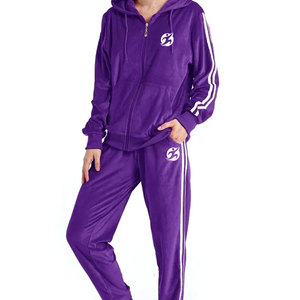 Ensemble de survêtement deux pièces à capuche uni, personnalisable, écologique et respirant, pour sports de plein air, gym et entraînements – Collection Hiver Streetwear - Product Image 1
