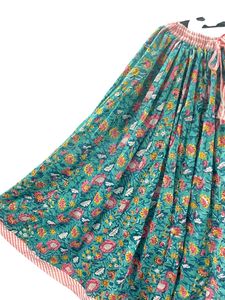 Belles conceptions florales main bloc impression Unique fleur motif tissu de coton léger pour l'été tenue décontractée doux - Product Image 2