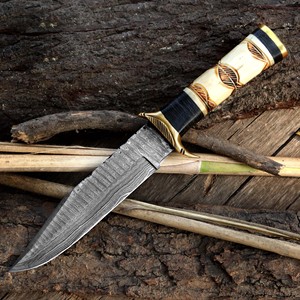 Couteau à lame fixe en acier damas fait à la main avec poignée décorative gravée pour l'approvisionnement en gros de camping de survie en plein air. - Product Image 2