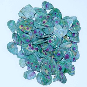 Cabujones de piedras preciosas sueltas de cuarzo fucsita rubí Natural de alta calidad AAA + tamaño de forma mixta para la fabricación de joyas - Product Image 1