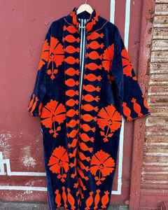 Venta al por mayor Suzani bordado terciopelo Chaqueta larga Kimono Mujer-Tallas grandes Suzani Floral bordado Chaqueta larga - Product Image 2