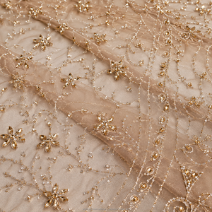 Tissu en dentelle brodée de perles de cristal en polyester fait main de haute qualité, 4 yards, motif floral de luxe VIP, couleur crème, pour mariée - Product Image 1