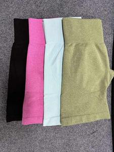 Pantalones de Yoga transpirables de cintura alta sexis para mujer, pantalones cortos de motorista deportivos sin costuras para entrenamiento, pantalones cortos de Yoga con patrón sólido para correr - Product Image 3