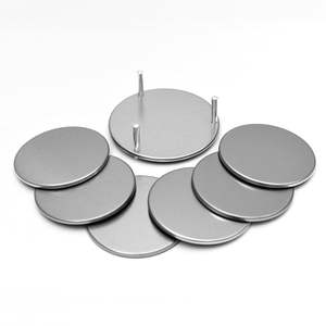 Posavasos Redondo Moderno de Acero Inoxidable Resistente al Calor con Soporte para el Hogar, Hotel o Fiestas de Ambiance Lifestyle - Product Image 3