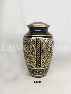 Urnas conmemorativas para adultos de cremación de latón grabadas en oro negro para cenizas humanas Bolsa de terciopelo gratis - Product Image 2