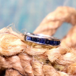 Bague en saphir bleu naturel en argent sterling 925, bijoux en pierres précieuses élégants faits à la main, cadeau pour elle - Product Image 1