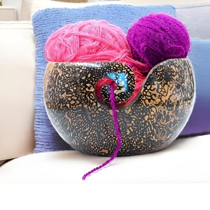 Cuenco decorativo para tejer, cuenco grande de ganchillo, esmalte sin plomo, regalo personalizado, cuenco de hilo de resina hecho en La India - Product Image 1