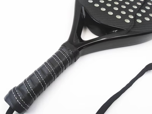 Raquette de padel portable de haute qualité, surface noire brillante, fibre de carbone, forme en goutte d'eau, avec noyau en mousse à mémoire de forme, imperméable - Product Image 3